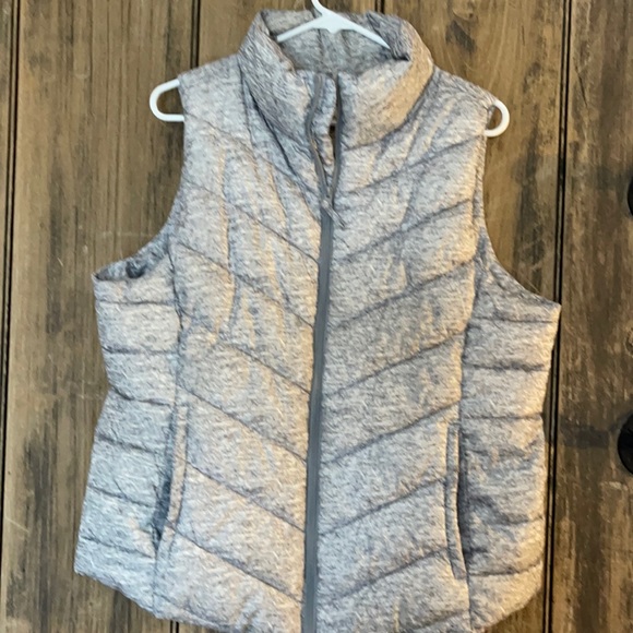 Juniors puffer vest size XL - Picture 1 of 2